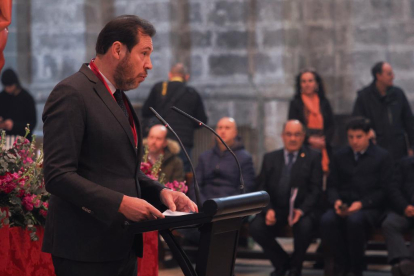 Óscar Puente interviene durante el pregón en la Catedral de Valladolid. -PHOTOGENIC
