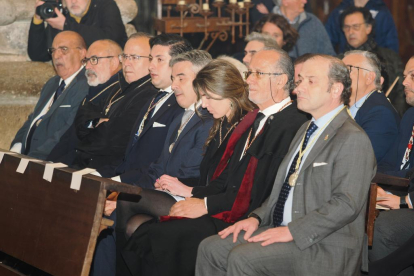 Representantes de la Junta de Cofradías asisten al pregón de la Semana Santa de Valladolid a cargo de Francisco Fonseca Morillo. -PHOTOGENIC