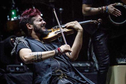 ‘Strad. El violinista rebelde’ en plena actuación.-ICAL