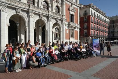 Celebración del Día Mundial de la Parálisis Cerebral en la Plaza Mayor de Valladolid.- ICAL