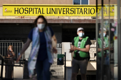 Exteriores del Hospital Universitario de Salamanca. REPORTAJE GRÁFICO: ENRIQUE CARRASCAL