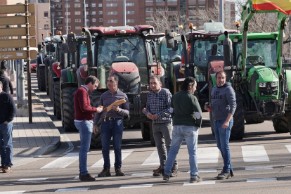 Tractorada en las calles de Valladolid. -ICAL