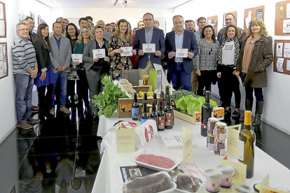 Productores asociados a ‘Alimentos de Valladolid’ ayer, durante la presentación de la página web.-EL MUNDO