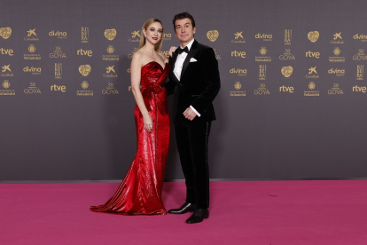 Marta Hazas y Javier Veiga en la alfombra roja de la 38 edición de los Premios Goya. -PREMIOS GOYA