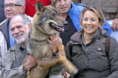 Odile Rodríguez de la Fuente, en una reciente visita a Segovia, en el marco de unas jornadas dedicadas al lobo ibérico.-ARGICOMUNICACIÓN