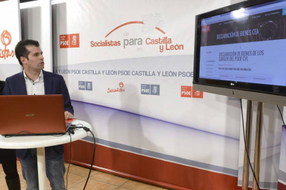 El secretario general del PSOE de Castilla y León, Luis Tudanca, presenta en Valladolid el Portal de Transparencia del PSOE de Castilla y León-Nacho Gallego