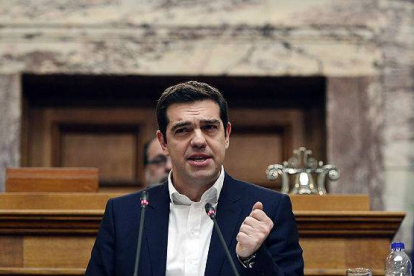 Alexis Tsipras se dirige al Parlamento griego.-AFP