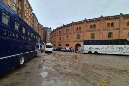 Estado de la plaza de Toros tras la lluvia. JOSÉ SALVADOR