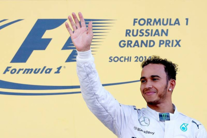 Lewis Hamilton se convierte en el primer piloto que logra la victoria en el Gran Premio de Rusia.-Foto: EFE