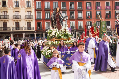 Paso de la 'Virgen de la Alegría' en la procesión del Encuentro del Domingo de Resurrección. -J.M. LOSTAU