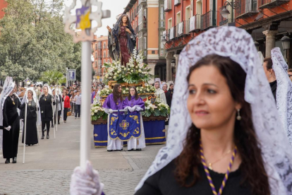 Paso de la 'Virgen de la Alegría' en la procesión del Encuentro del Domingo de Resurrección. -J.M. LOSTAU