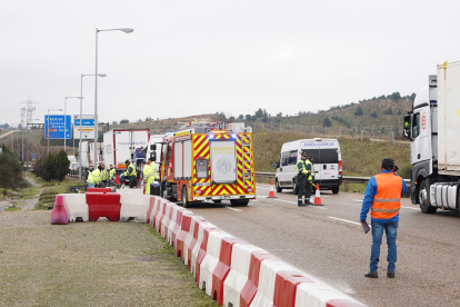 Varios heridos en una colisión múltiple en Zaratán entre un camión, una furgoneta y un turismo. -ICAL