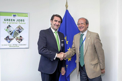 Suárez-Quiñones con el director general de Medio Ambiente de la UE, Daniel Calleja-ICAL