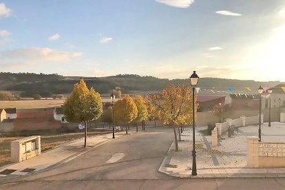 Zona donde se ubican los solares para nuevas residencias, frente a una plaza de reciente construcción.-A.F.