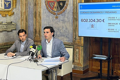 Luis Carlos Salcedo y Guzmán Gómez en la presentación del Proyecto de Presupuestos. E. M.