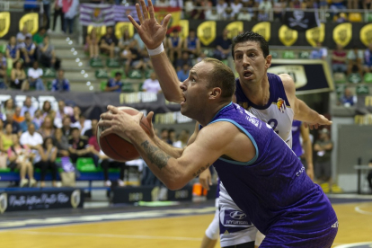 Zunder Palencia - UEMC RV Baloncesto. / S. OTERO