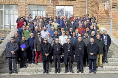 Foto de familia de los obispos, vicarios y arciprestes de la Iglesia de Castilla.-ICAL