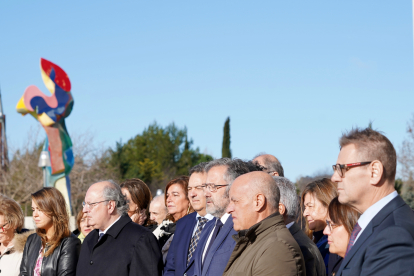 Minuto de silencio por los guardias civiles de Barbate en las Cortes de Castilla y León en Valladolid - ICAL