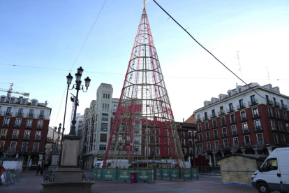 Árbol de los Deseos en la plaza Mayor de Valladolid. -J.M. LOSTAU
