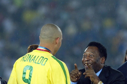 Pelé felicita a Ronaldo en una imagen de archivo. / GETTY
