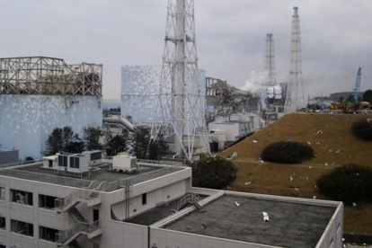 Incendio en uno de los reactores nucleares de Fukushima, en marzo del 2011.-AP