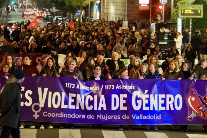 Foto de la manifestación con motivo del Día Internacional Contra la Violencia de Género. -PHOTOGENIC.