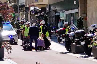 Herido un operario tras caer desde una grúa en la calle María de Molina de Valladolid - EUROPA PRESS