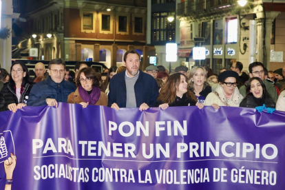 Foto de la manifestación con motivo del Día Internacional Contra la Violencia de Género. -PHOTOGENIC.