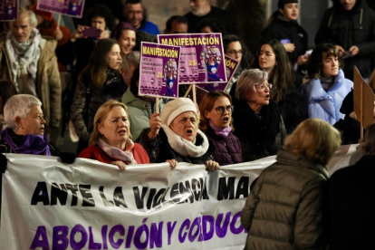 Foto de la manifestación con motivo del Día Internacional Contra la Violencia de Género. -PHOTOGENIC.