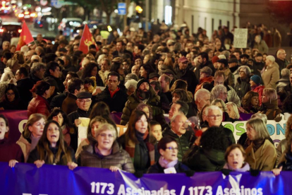 Foto de la manifestación con motivo del Día Internacional Contra la Violencia de Género. -PHOTOGENIC.