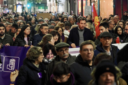 Foto de la manifestación con motivo del Día Internacional Contra la Violencia de Género. -PHOTOGENIC.