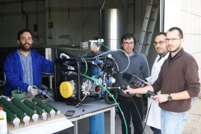 Daniel Blanco, Diego García, Rubén González y Guillermo Rosas en el centro de operaciones del proyecto de investigación.-EL MUNDO