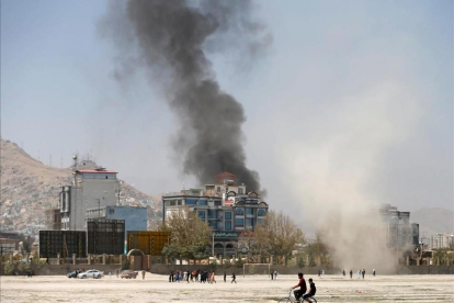 Una explosión en Kabul hoy por la mañana.  /-MOHAMMAD ISMAIL (RUTERS)