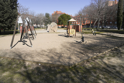 Parque de la Madre Amadora del barrio La Pilarica de Valladolid.- J. M. LOSTAU
