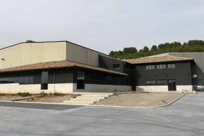 Vista exterior de las nuevas instalaciones de la bodega Sinforiano Vaquero en Mucientes.-D. V.