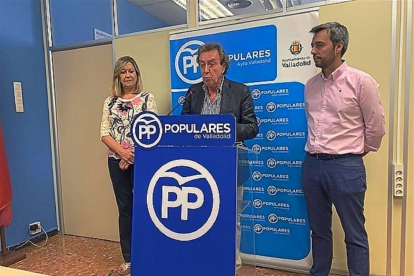 Pilar del Olmo, José Antonio De Santiago Juárez y Borja García Carvajal, ayer, en la rueda de prensa.-E. P.