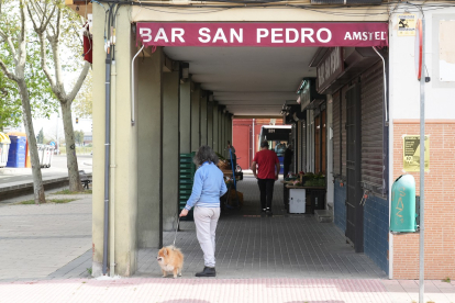 Bar San Pedro Regalado en la avenida de Santander en el barrio San Pedro Regalado.- J.M. LOSTAU