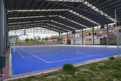 Zona deportiva en la calle de la Aguilera en el barrio San Pedro Regalado.- J.M. LOSTAU