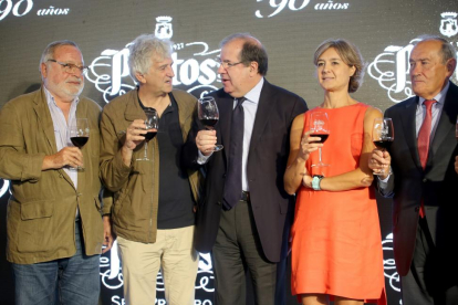 Fernando Savater, Juan Luis Arsuaga, Juan Vicente Herrera, Isabel García Tejerina y Edmundo Bayón.-ICAL