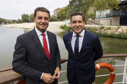 Ángel Ibáñez y Raúl de la Hoz, viceportavoz y portavoz del PP en las Cortes. / PHOTOGENIC