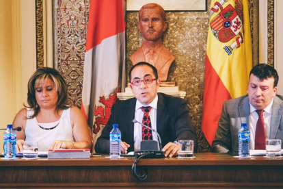 Primer pleno de la Diputación de Soria presidido por el socialista Luis Rey-ICAL