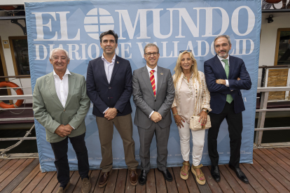 José Ramón Muñoz, Javier García, Mariano Veganzones, Isabel Pérez y Alberto Díez, altos cargos de Vox. / PHOTOGENIC