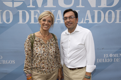 Angélica Ferrándiz, de Vox Valladolid, junto a Prudencia Herrero de AEIC Clúster Hábitat Eficiente. / PHOTOGENIC