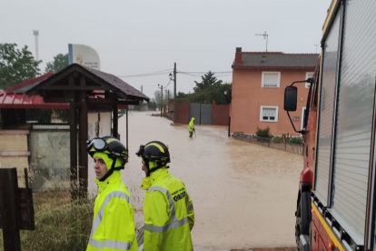 Imágenes de las inundaciones en Berrueces, Tierra de Campos, próximo a Villalón. E. M.