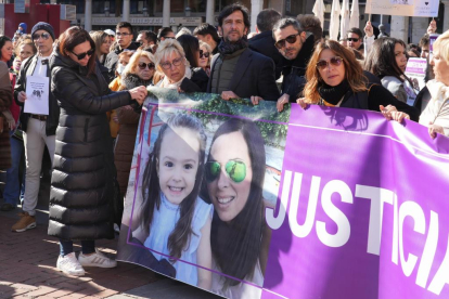 Manifestación del pasado 5 de febrero en Valladolid en la que se pidió la prisión permanente revisable para el asesino de Paloma e India. J. M. LOSTAU