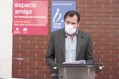 Óscar Puente inaugura los paneles informativos comuneros. | ICAL