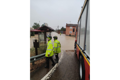 Imagen de las inundaciones en Berrueces, en Tierra de Campos, próximo a Villalón. E. M.