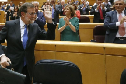 Rajoy llega a la sesión de control en el Senado, el martes 23 de mayo.-EFE / JAVIER LIZÓN