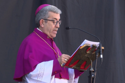 El arzobispo de Valladolid, Luis Argüello, durante el Sermón de las Siete Palabras.- E. PRESS