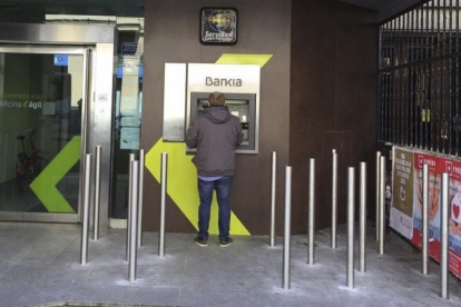 Imagen de una sucursal de Bankia-EL MUNDO